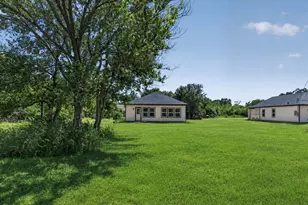 531 Oleander St, Prairie View, TX 77484 - Photo 12