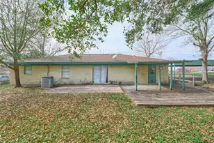 203 Paul Knox St, Huntsville, TX 77320 - Photo 32
