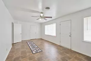 203 Paul Knox St, Huntsville, TX 77320 - Photo 4