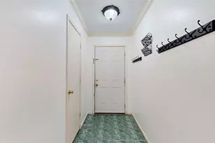 7106 Bayou Crest Dr, Houston, TX 77088 - Photo 2