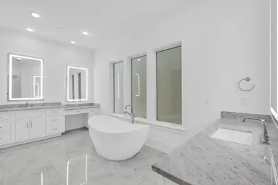 5334 Paseo Caceres Drive, Houston, TX 77007 - Photo 10