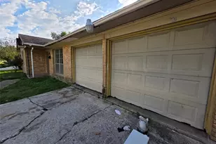 118 Outlook Dr, Houston, TX 77034 - Photo 12
