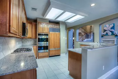 6 Greycrest Place, The Woodlands, TX 77382 - Photo 10