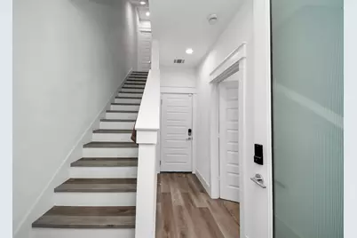 531 Schweikhardt Street, Houston, TX 77020 - Photo 2