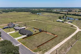 402 E Anderson, Schulenburg, TX 78956 - Photo 1