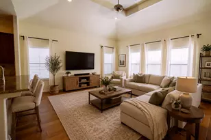 6047 Yale St, Houston, TX 77076 - Photo 2
