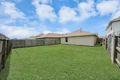 9206 Burnet Fields Drive, Baytown, TX 77521 - Photo 38