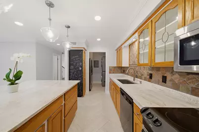 6452 Burgoyne Road #100, Houston, TX 77057 - Photo 12