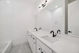 5734 White Magnolia St., Houston, TX 77091 - Photo 10