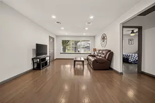 4105 Lymbar Dr, Houston, TX 77025 - Photo 8
