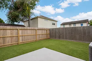 4605 Terry St, Houston, TX 77009 - Photo 20