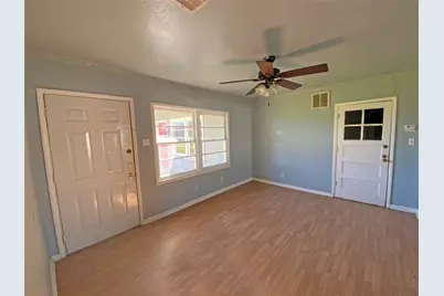 1736 Lynn Lane, Freeport, TX 77541 - Photo 4