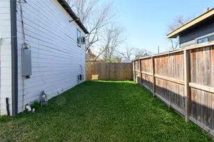 306 Stiles St, Houston, TX 77011 - Photo 2