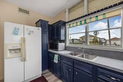 16703 Curlew Road Road, Jamaica Beach, TX 77554 - Photo 6