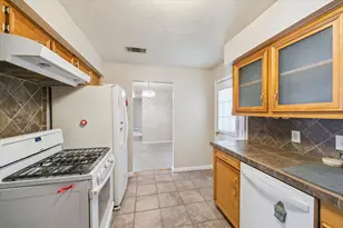 5618 Sweetbriar St, Houston, TX 77017 - Photo 8