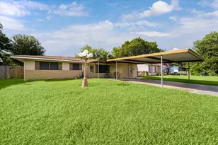 5618 Sweetbriar St, Houston, TX 77017 - Photo 2