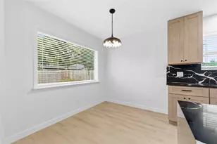 9607 Kemp Forest Dr, Houston, TX 77080 - Photo 12