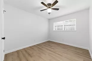 9607 Kemp Forest Dr, Houston, TX 77080 - Photo 18