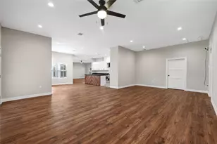 7045 Cayton St, Houston, TX 77061 - Photo 6