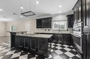 1017 Nantucket Dr, Houston, TX 77057 - Photo 10