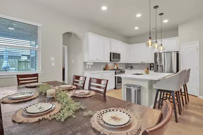 8406 Hunters Cliff Drive, Baytown, TX 77521 - Photo 6