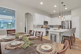 8406 Hunters Cliff Dr, Baytown, TX 77521 - Photo 6