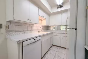 2503 McCue Rd, Houston, TX 77056 - Photo 2