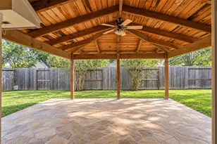 14015 Crown Glen Ct, Houston, TX 77062 - Photo 4