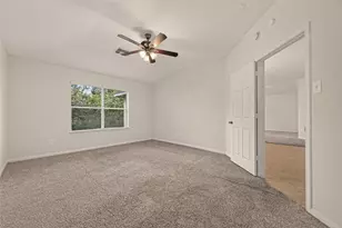 13109 Rippling Creek Ln, Pearland, TX 77584 - Photo 16