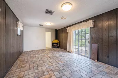 418 E Strand Street, El Campo, TX 77437 - Photo 6