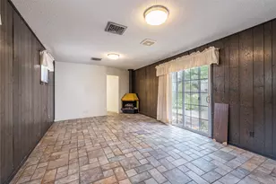 418 E Strand St, El Campo, TX 77437 - Photo 6