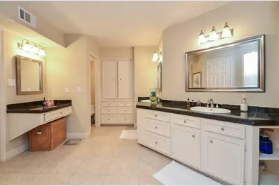 2842 W Pebble Beach Drive, Missouri City, TX 77459 - Photo 22