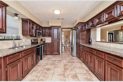 2842 W Pebble Beach Drive, Missouri City, TX 77459 - Photo 12