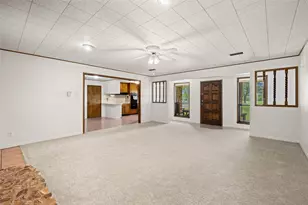 130 Elm St, Flatonia, TX 78941 - Photo 8
