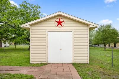 130 Elm Street, Flatonia, TX 78941 - Photo 24