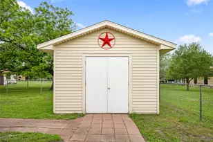 130 Elm St, Flatonia, TX 78941 - Photo 24