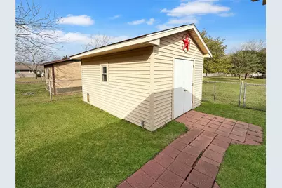 130 Elm Street, Flatonia, TX 78941 - Photo 14