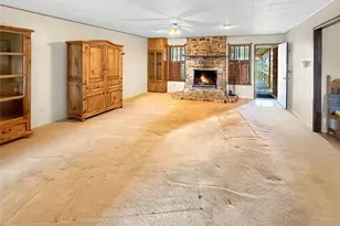 130 Elm St, Flatonia, TX 78941 - Photo 6