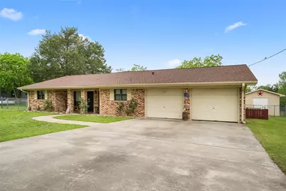 130 Elm Street, Flatonia, TX 78941 - Photo 4