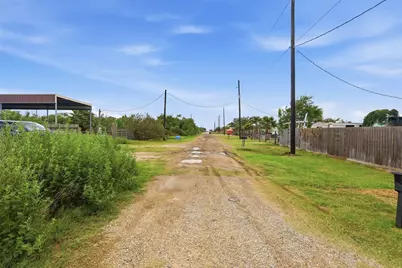 17 W Street, San Leon, TX 77539 - Photo 10