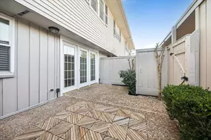 2105 S Winrock Blvd S, Houston, TX 77057 - Photo 22