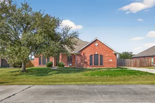 9702 Inwood Cir, Baytown, TX 77523 - Photo 4