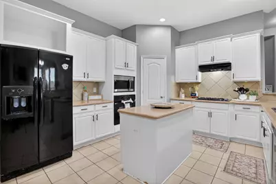 9702 Inwood Circle, Baytown, TX 77523 - Photo 10