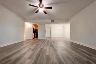 3005 Walnut Bend Ln, Houston, TX 77042 - Photo 4