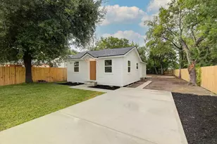 2805 2nd Ave N, Texas City, TX 77590 - Photo 1