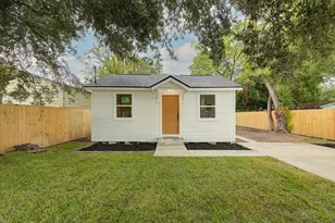 2805 2nd Ave N, Texas City, TX 77590 - Photo 2