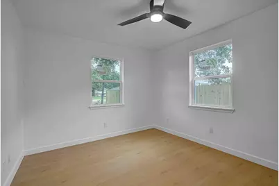 2805 2nd Avenue N, Texas City, TX 77590 - Photo 12