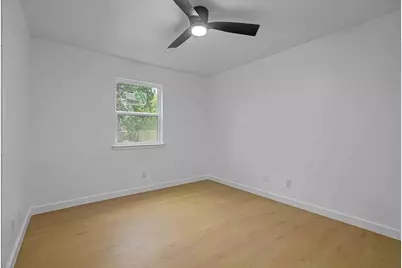 2805 2nd Avenue N, Texas City, TX 77590 - Photo 18