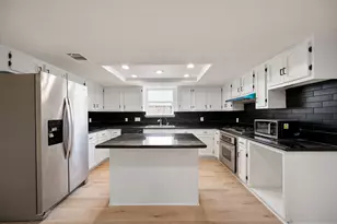 3835 Green Crest Dr, Houston, TX 77082 - Photo 12