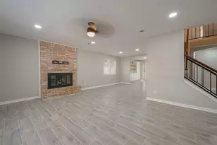 6 N Waxberry Rd, The Woodlands, TX 77381 - Photo 8